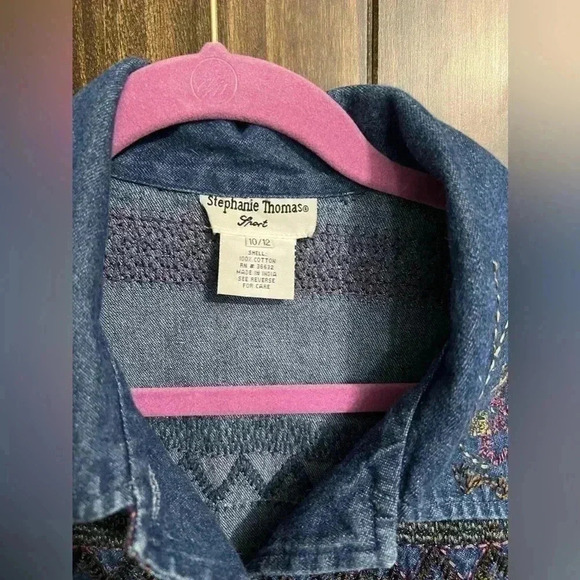 Vintage Floral Embroidered Denim Jacket. Perfect for Spring. Size:10/12 - Picture 7 of 12